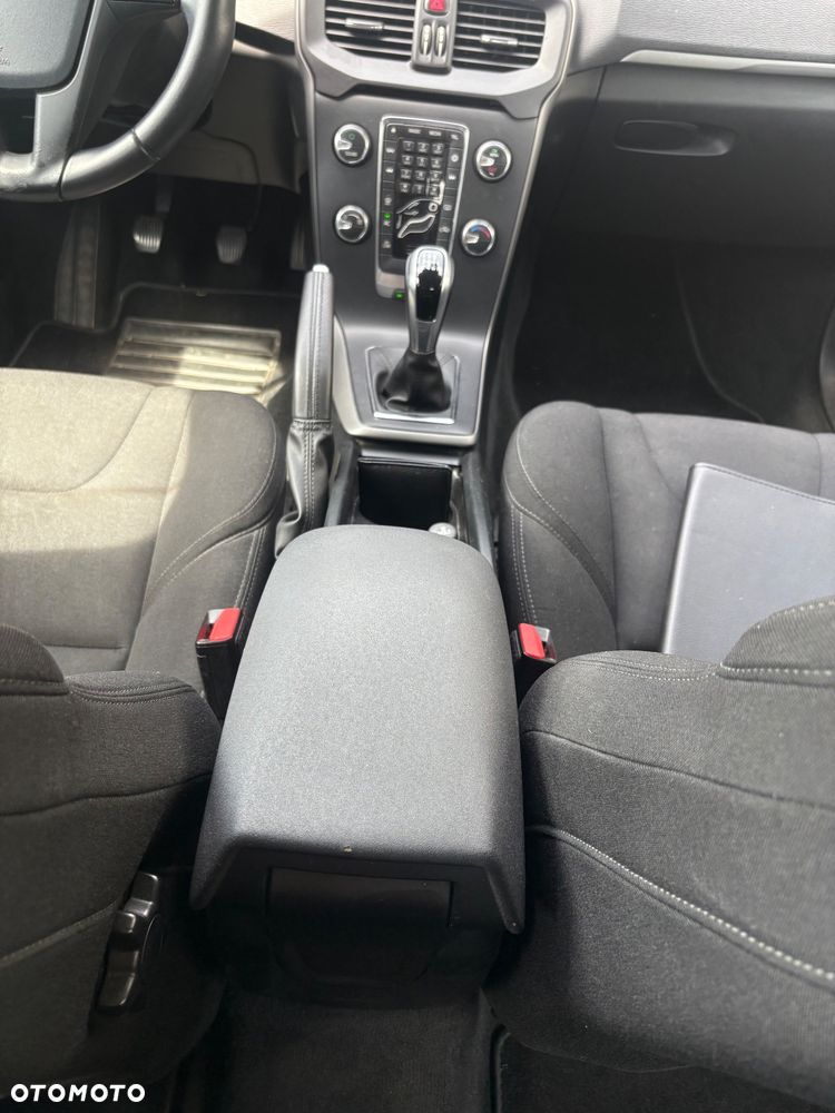 Volvo V40 D2 Drive-E Momentum - 15
