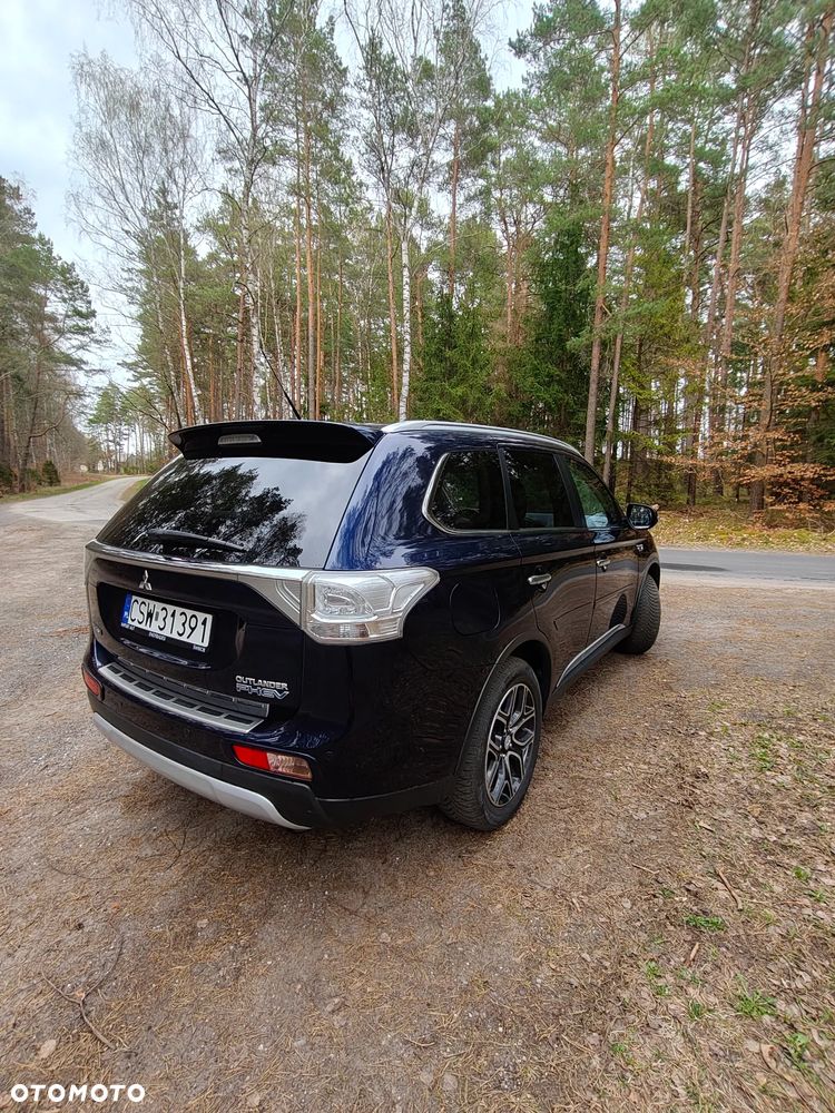 Mitsubishi Outlander - 15
