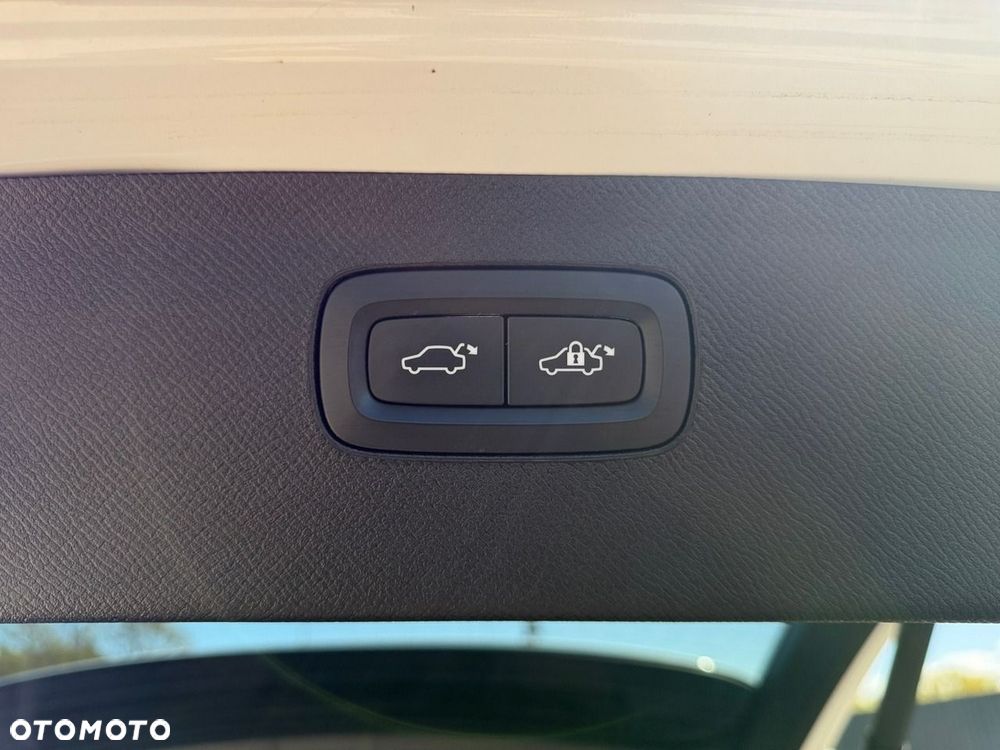 Volvo XC 90 - 13