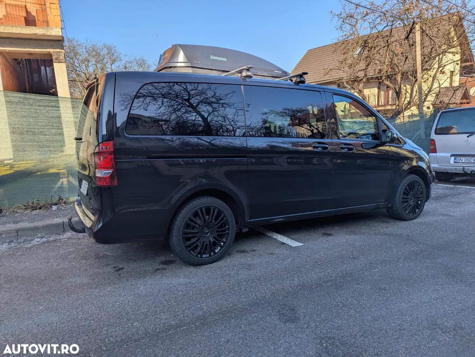 Mercedes-Benz V - 8