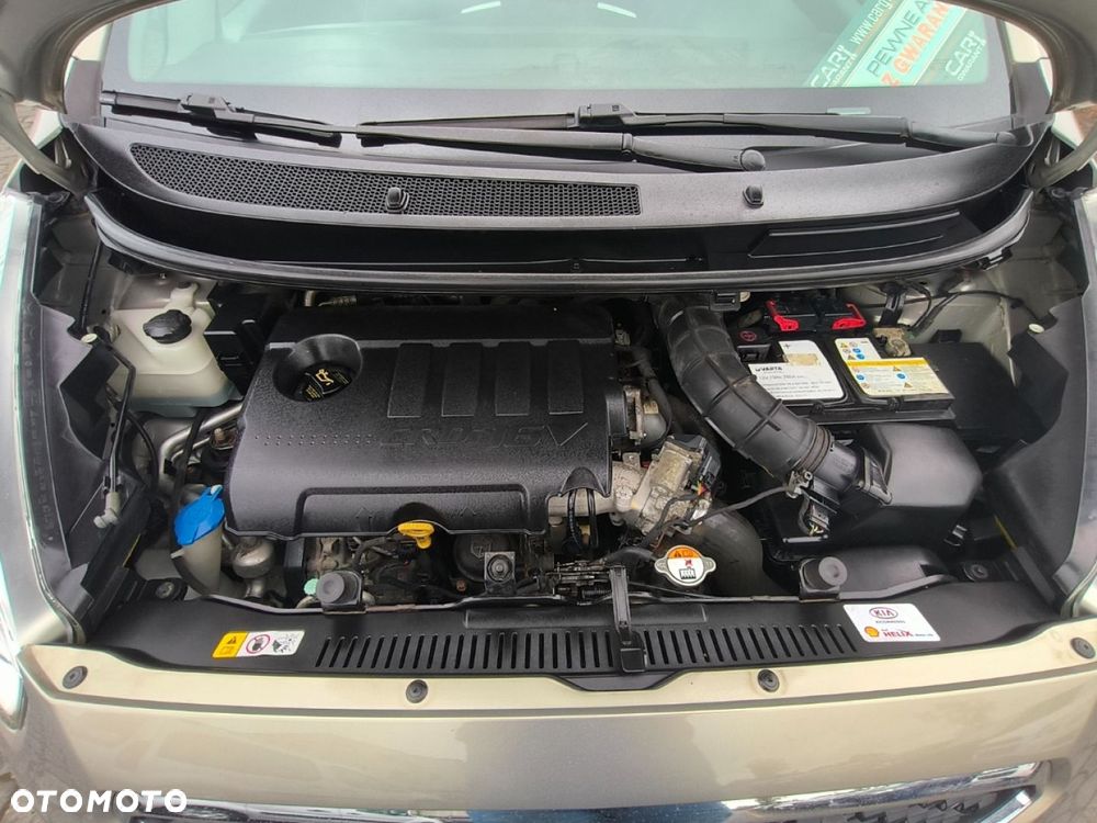 Kia Venga - 16
