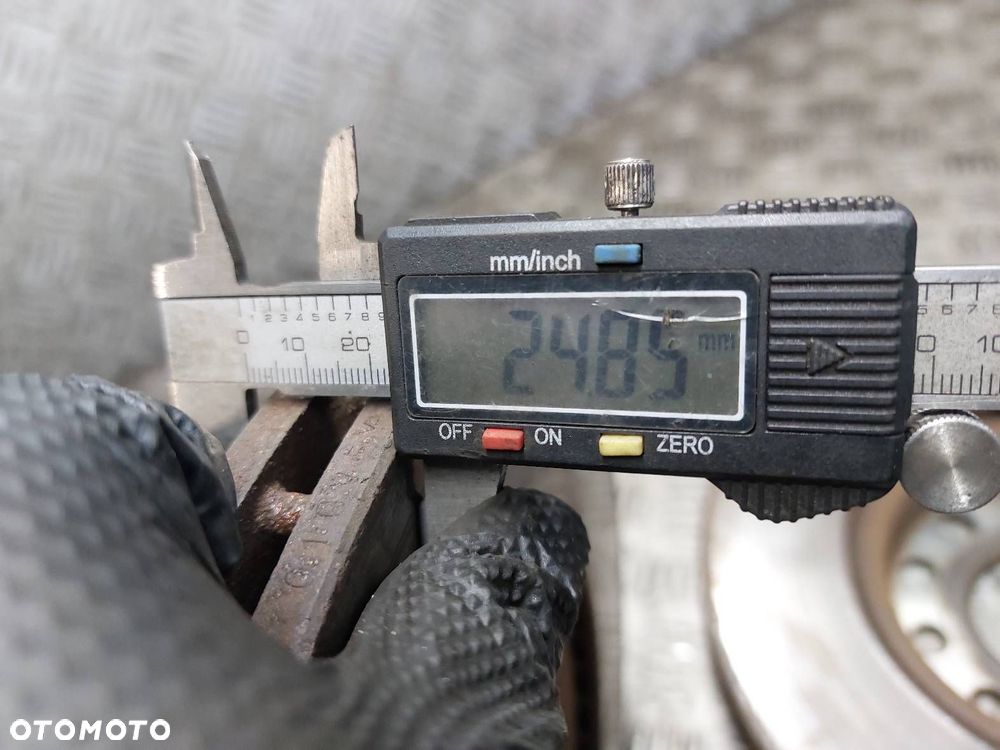 TARCZE HAMULCOWE PRZÓD + KLOCKI + ZACISKI VOLKSWAGEN PASSAT B6 2.0 TDI - 5