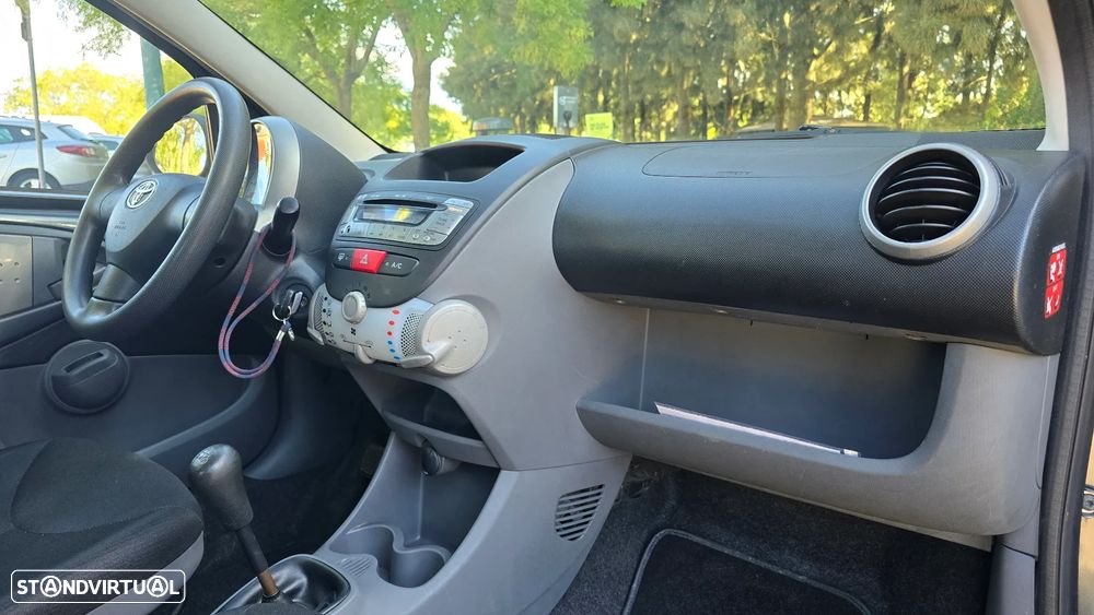 Toyota Aygo 1.0 + AC - 37