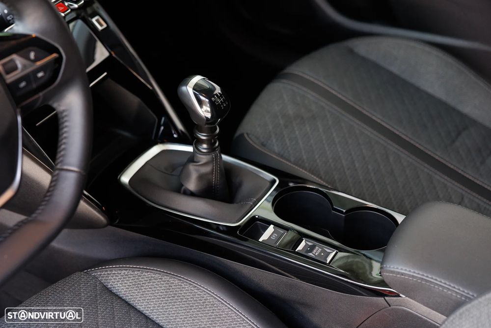 Peugeot 208 1.2 PureTech Allure - 12