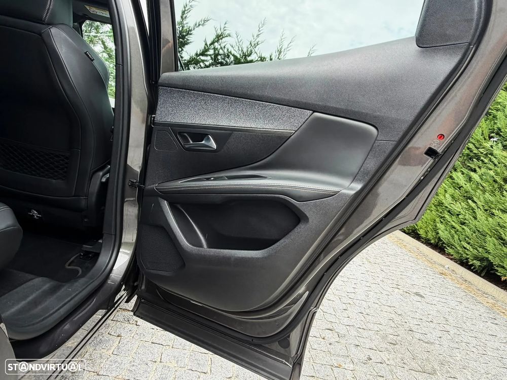 Peugeot 3008 1.5 BlueHDi GT Line EAT8 - 24