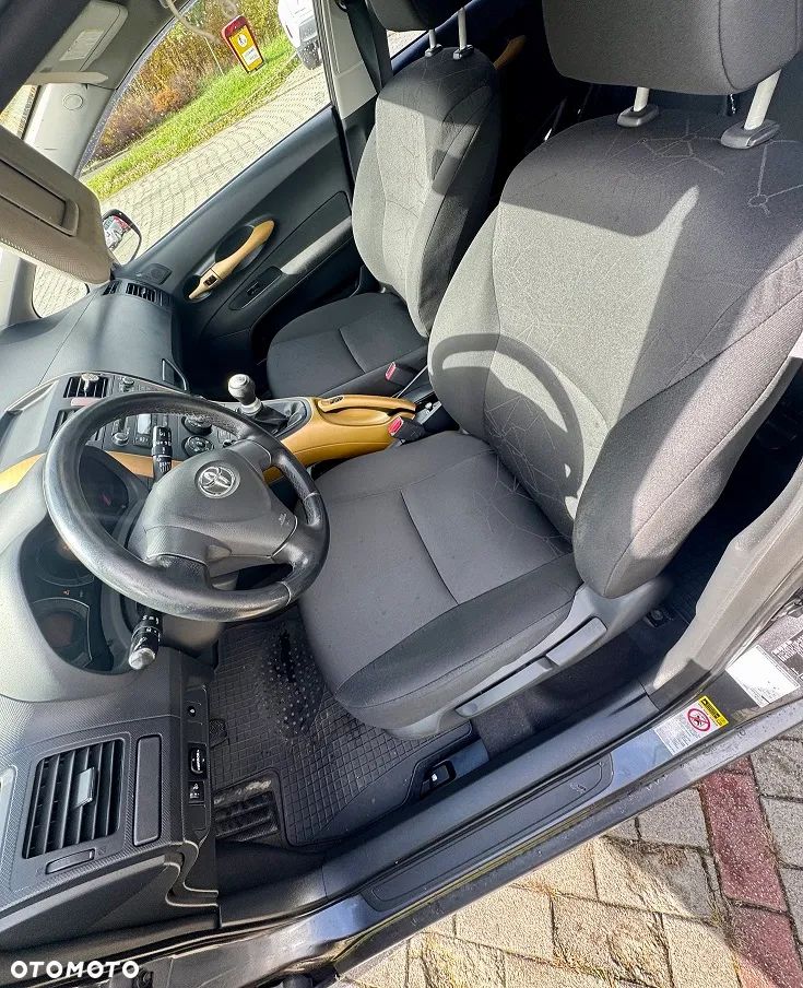Toyota Auris 1.6 VVT-i Terra - 9