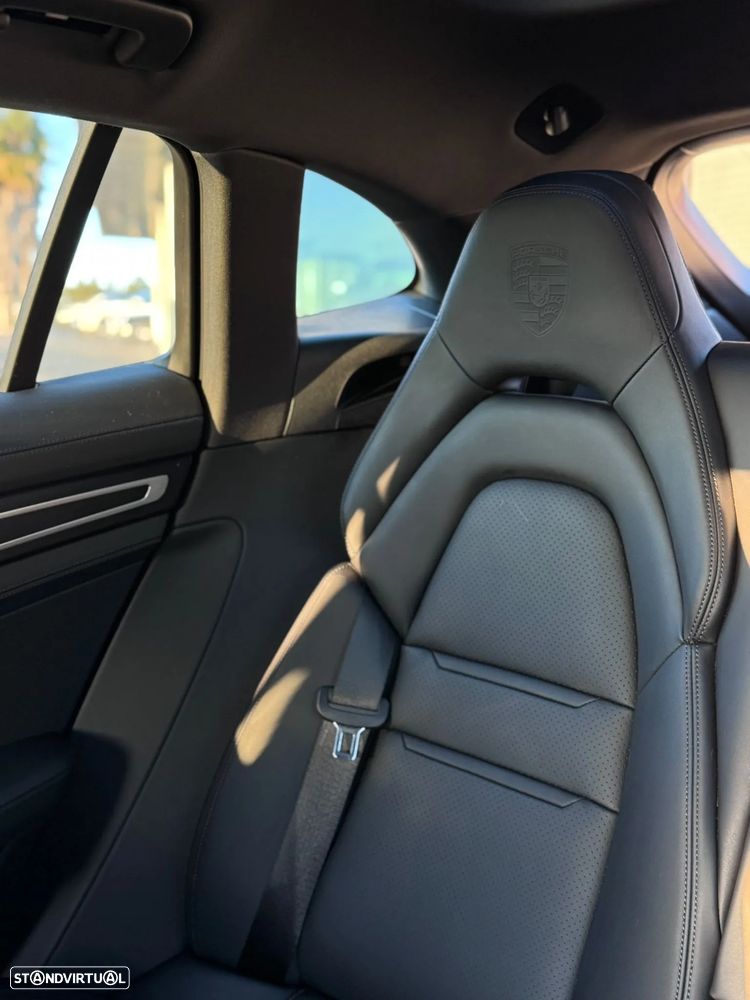 Porsche Panamera Sport Turismo 4 E-Hybrid Platinum Edition PDLS - 10