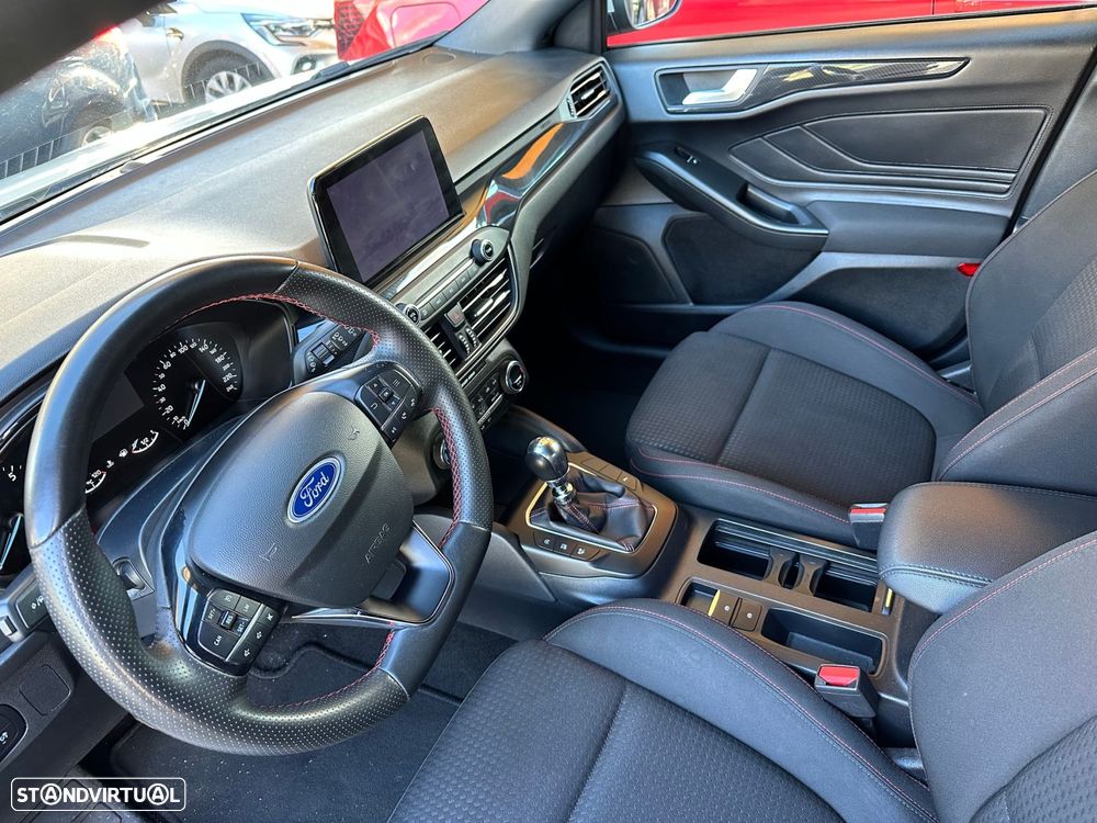 Ford Focus 1.0 EcoBoost ST-Line - 10