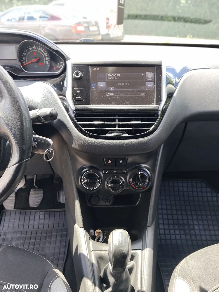 PEUGEOT 208 2015 — imagine 15