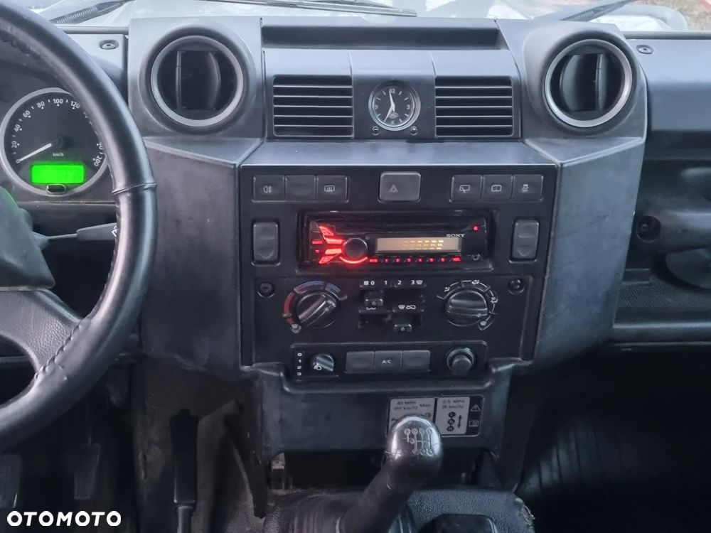 Land Rover Defender 2.2 TD4 SE - 30