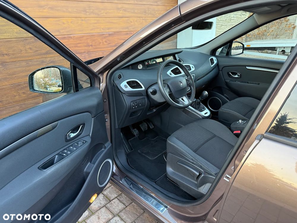 Renault Grand Scenic - 8