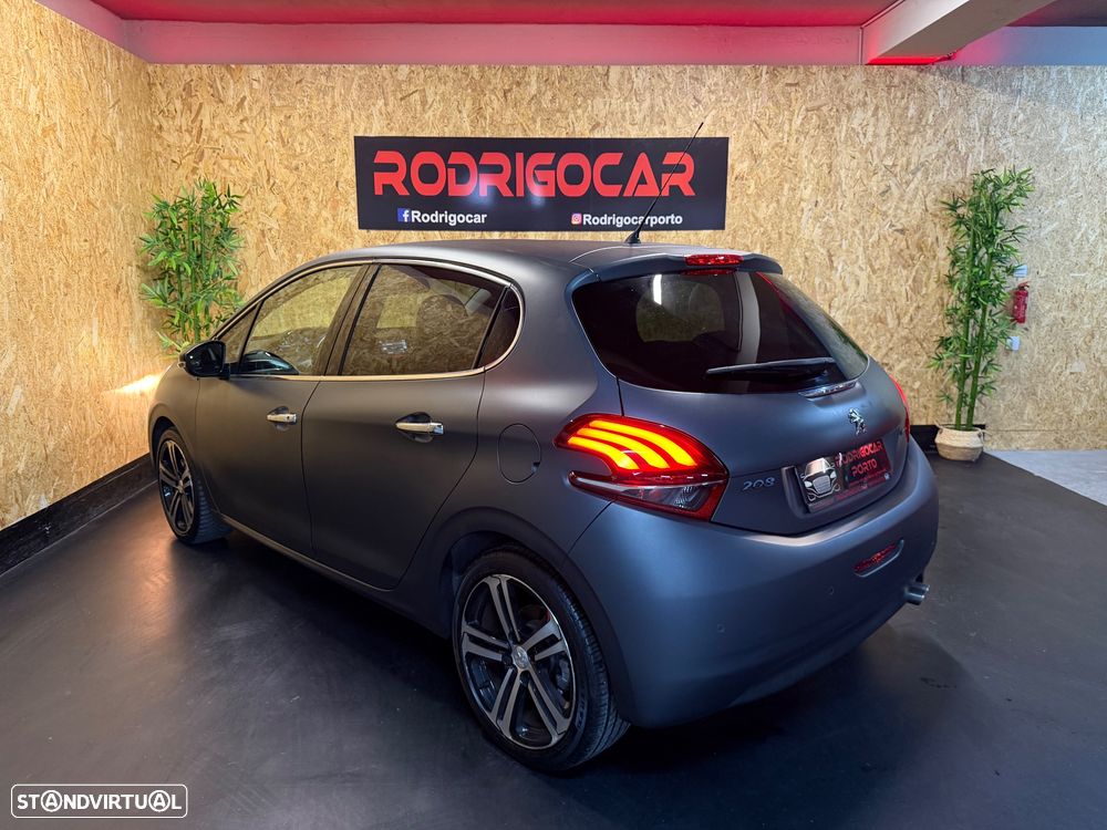 Peugeot 208 1.2 PureTech GT Line - 4