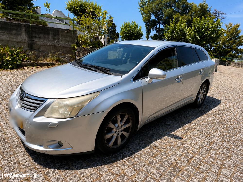 Toyota Avensis SW 2.0 D-4D Exclusive +Pele+GPS - 1