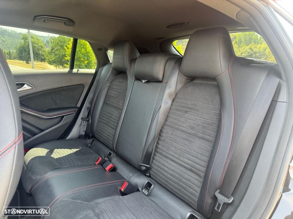 Mercedes-Benz CLA 220 d Shooting Brake AMG Line Aut. - 11