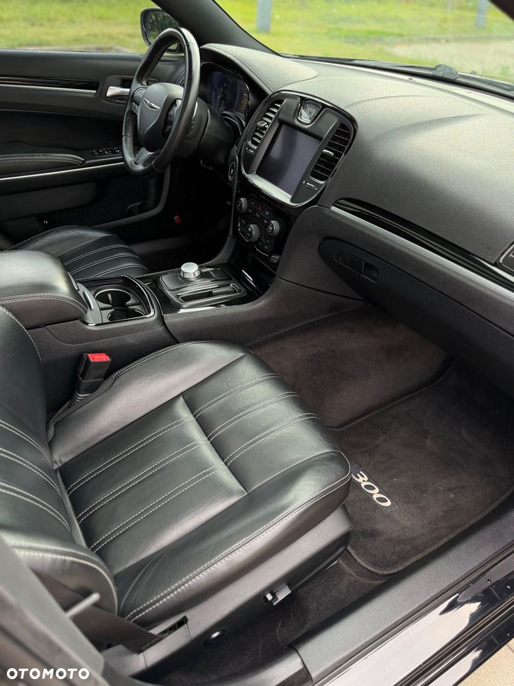 Chrysler 300s - 21