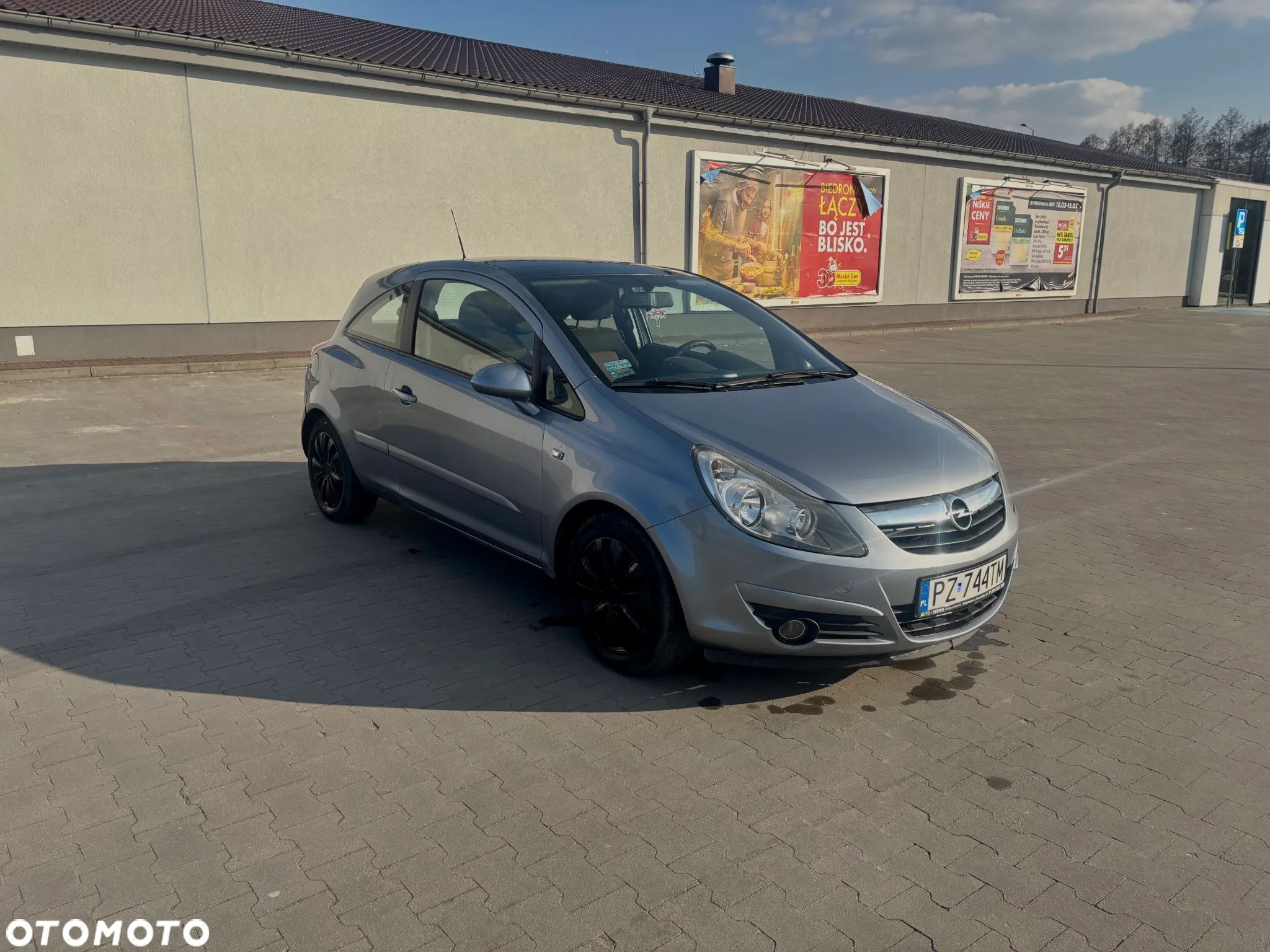 Opel Corsa 1.4 16V Enjoy - 1