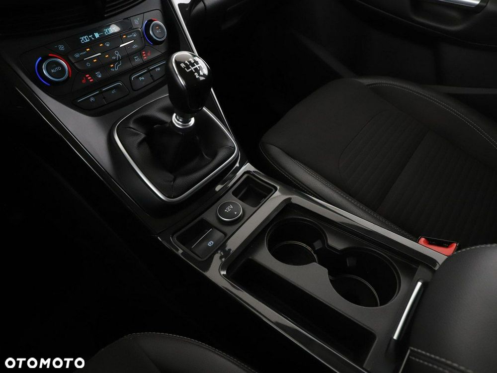 Ford Kuga 1.5 EcoBoost 2x4 Titanium - 29