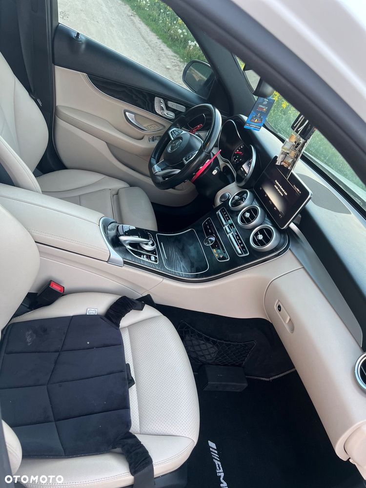 Mercedes-Benz Klasa C 300 7G-TRONIC - 16