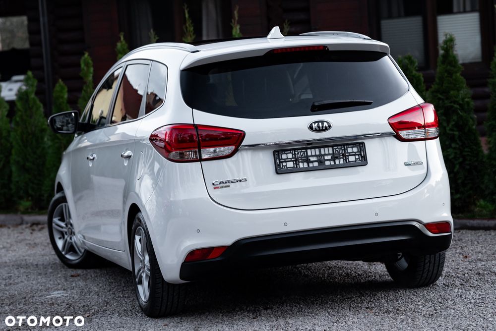 Kia Carens - 9