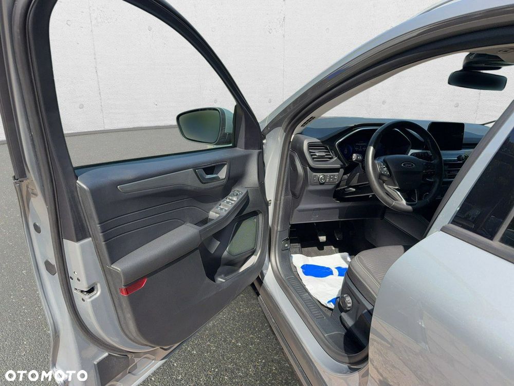 Ford Kuga - 10