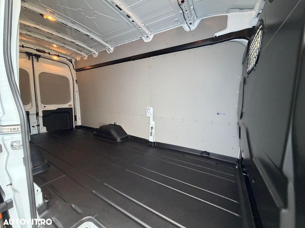 Ford Transit - 18