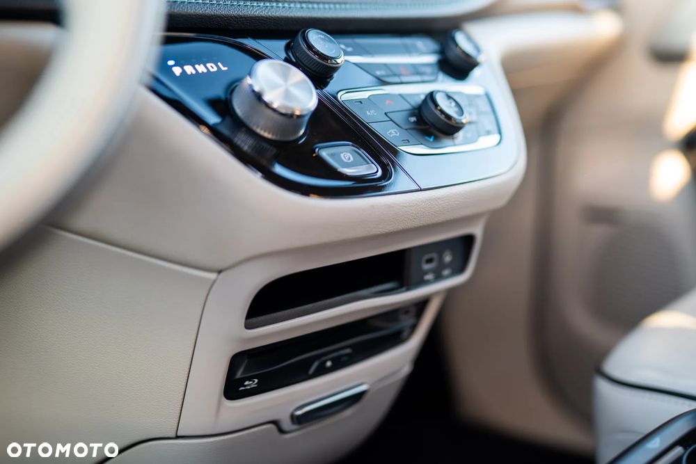 Chrysler Pacifica - 17