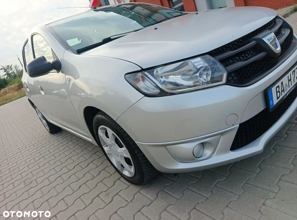 Dacia Sandero 1.2 16V 75 Laureate - 11