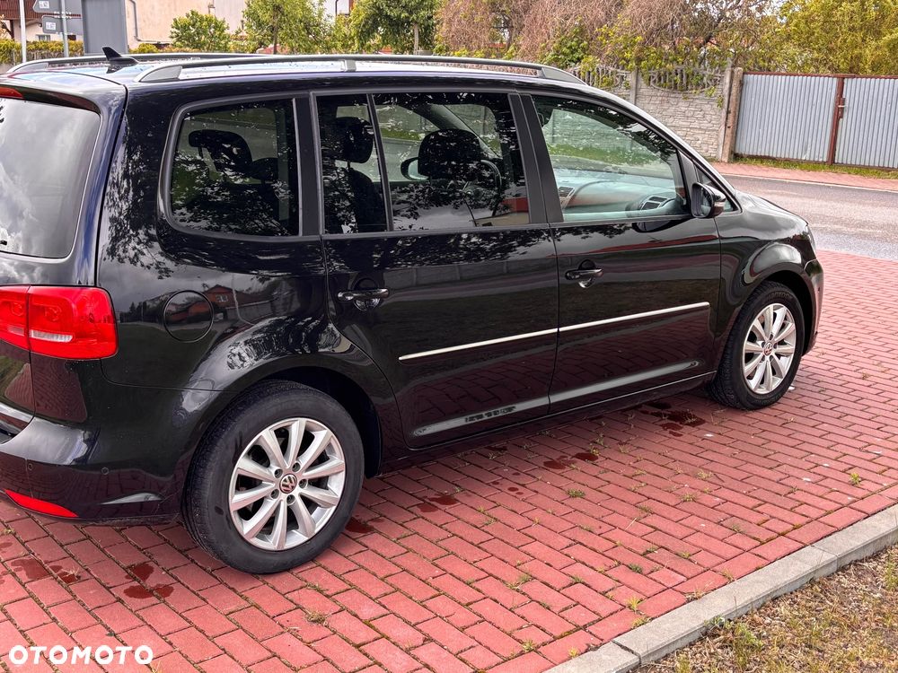 Volkswagen Touran 2.0 TDI DPF BlueMotion Technology Highline - 4