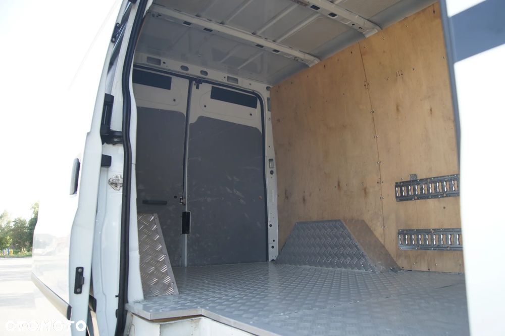 Ford Transit - 13