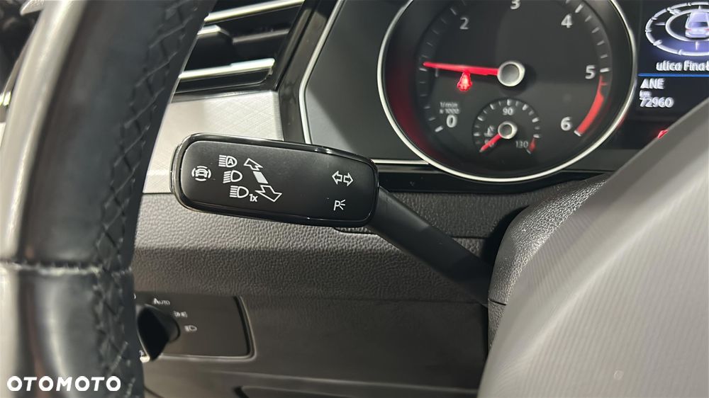 Volkswagen Passat - 26