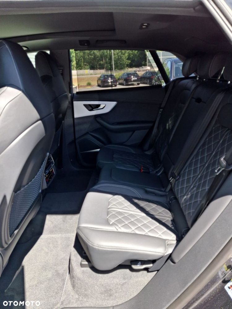 Audi Q8 - 18