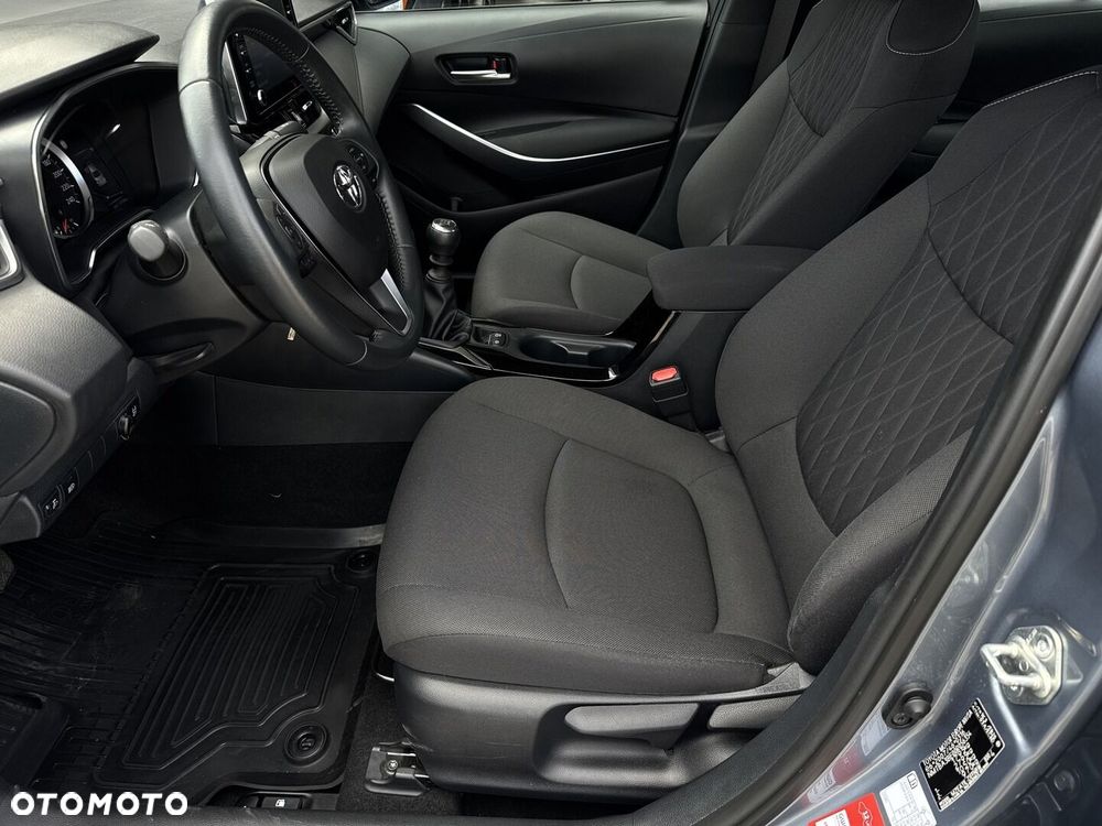 Toyota Corolla - 13