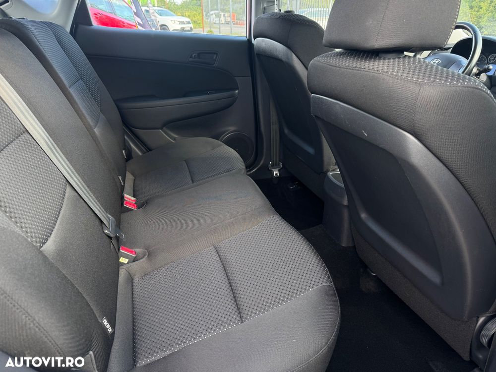 Hyundai i30 1.4 blue Comfort - 13