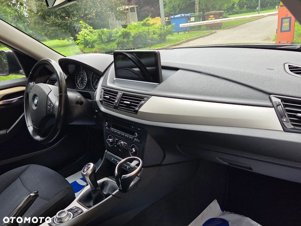 BMW X1 sDrive18i xLine - 31