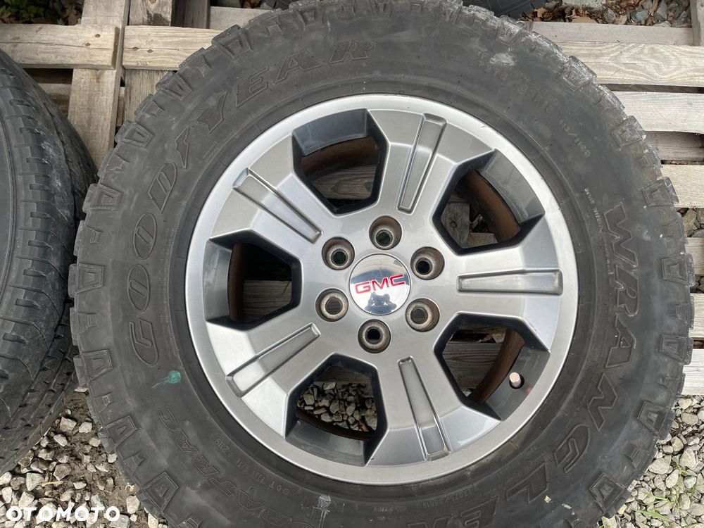 P8 GMC YUKON XL IV 2015 - FELGI OPONY KOŁA 84227881 18 8.5J ET24 275 65 - 2