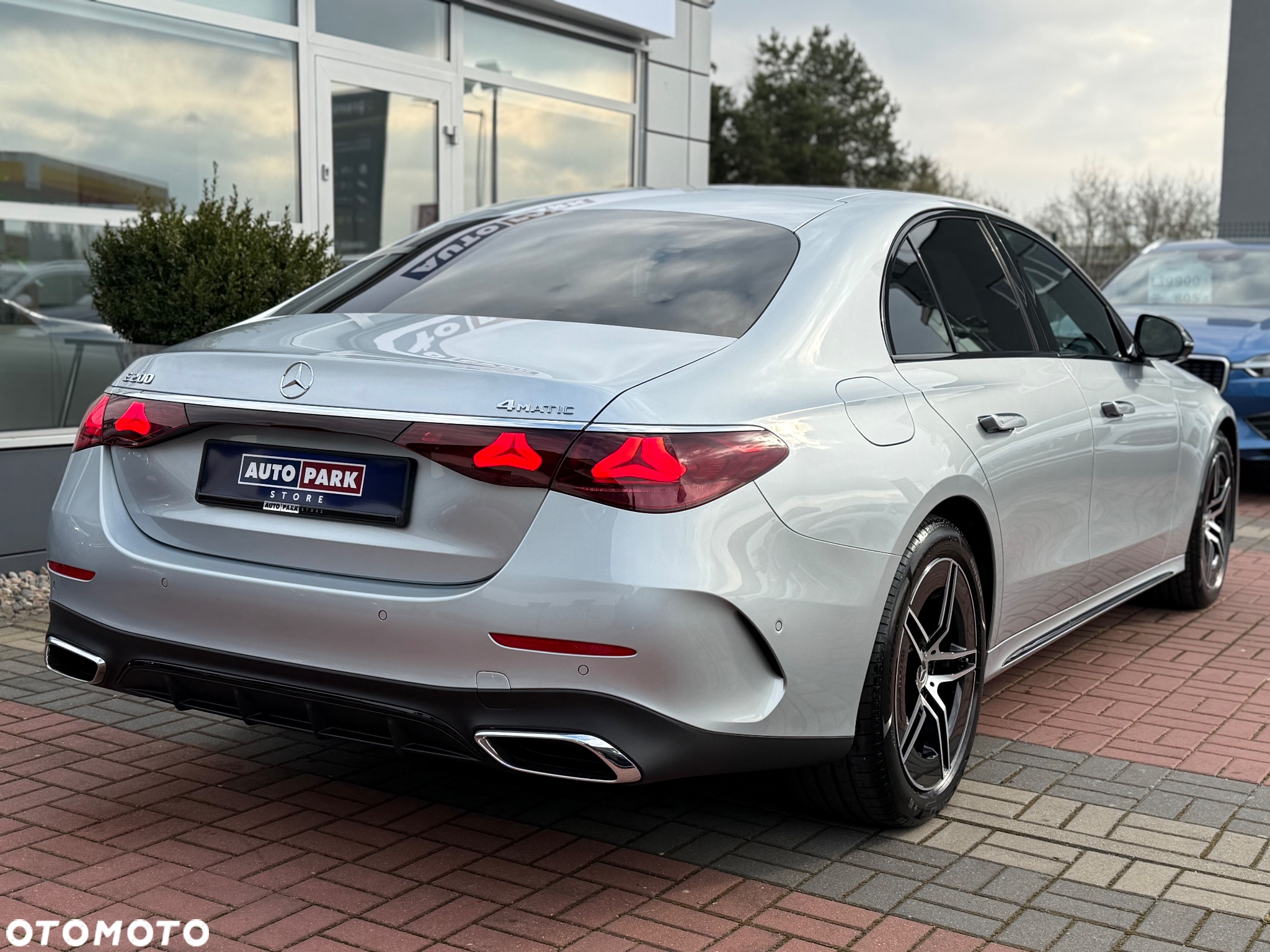 Mercedes-Benz Klasa E 200 mHEV 4-Matic AMG 9G-Tronic - 2