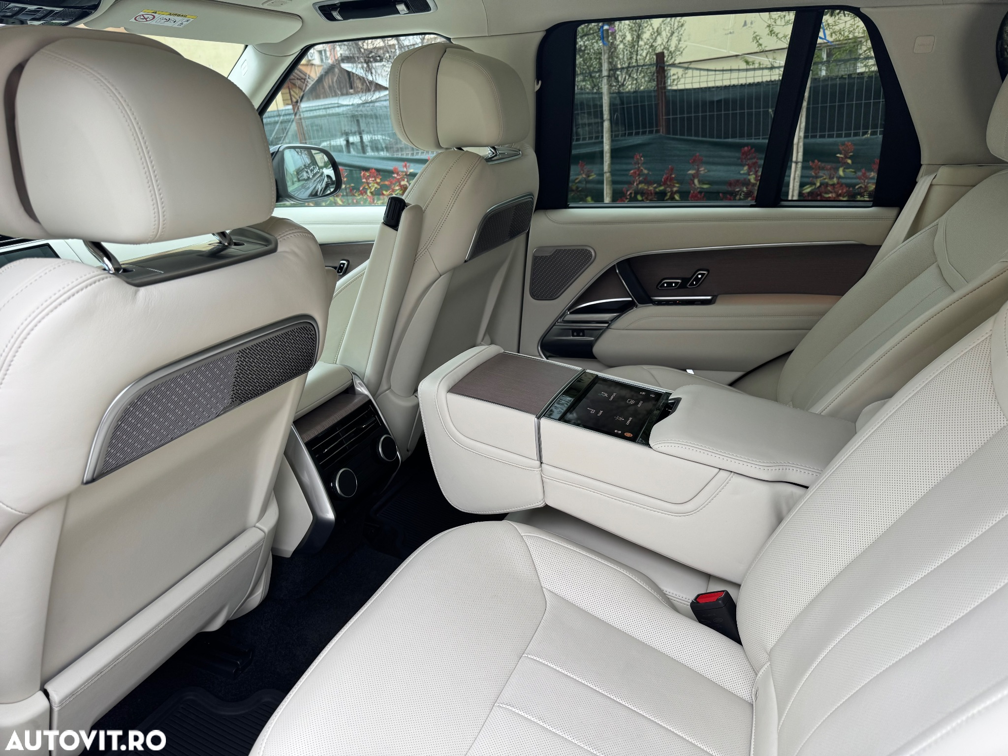 Land Rover Range Rover 3.0 I6 D350 MHEV Autobiography - 12