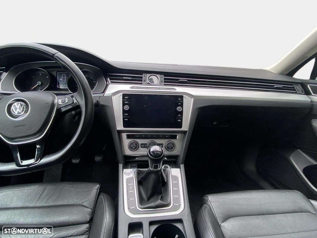 VW Passat 1.6 TDI BlueMotion - 11