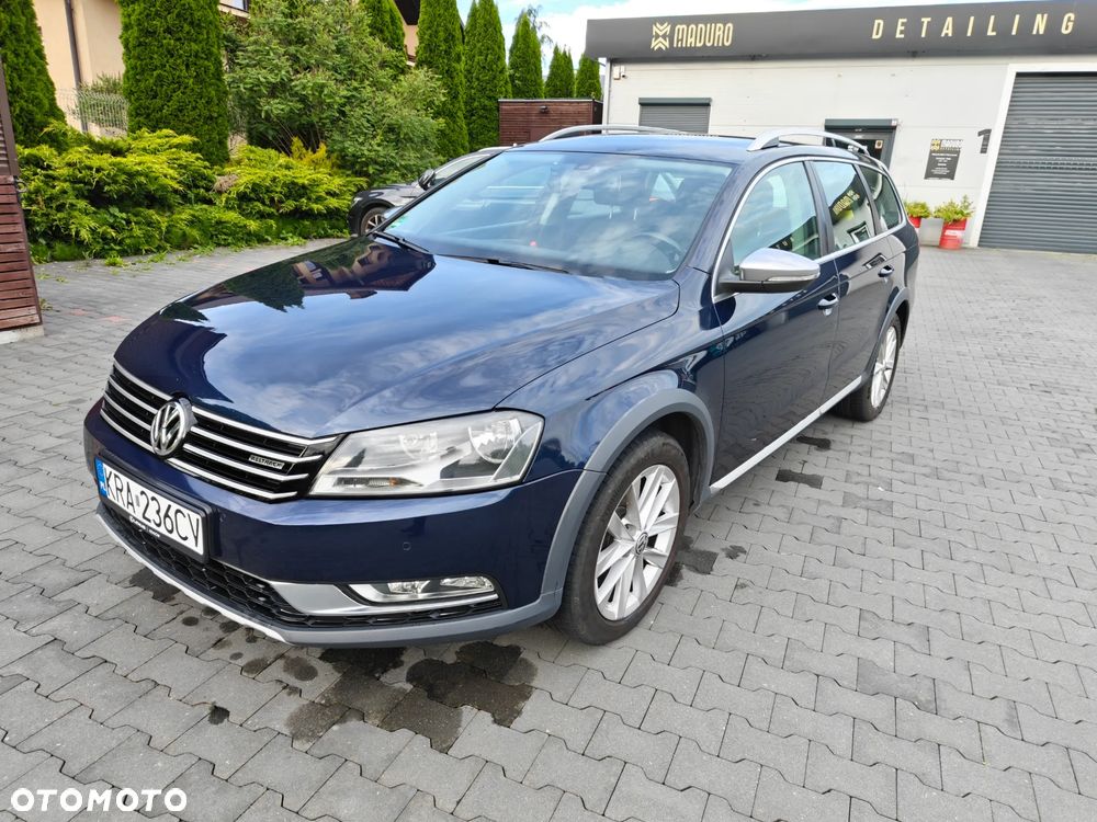 Volkswagen Passat - 1