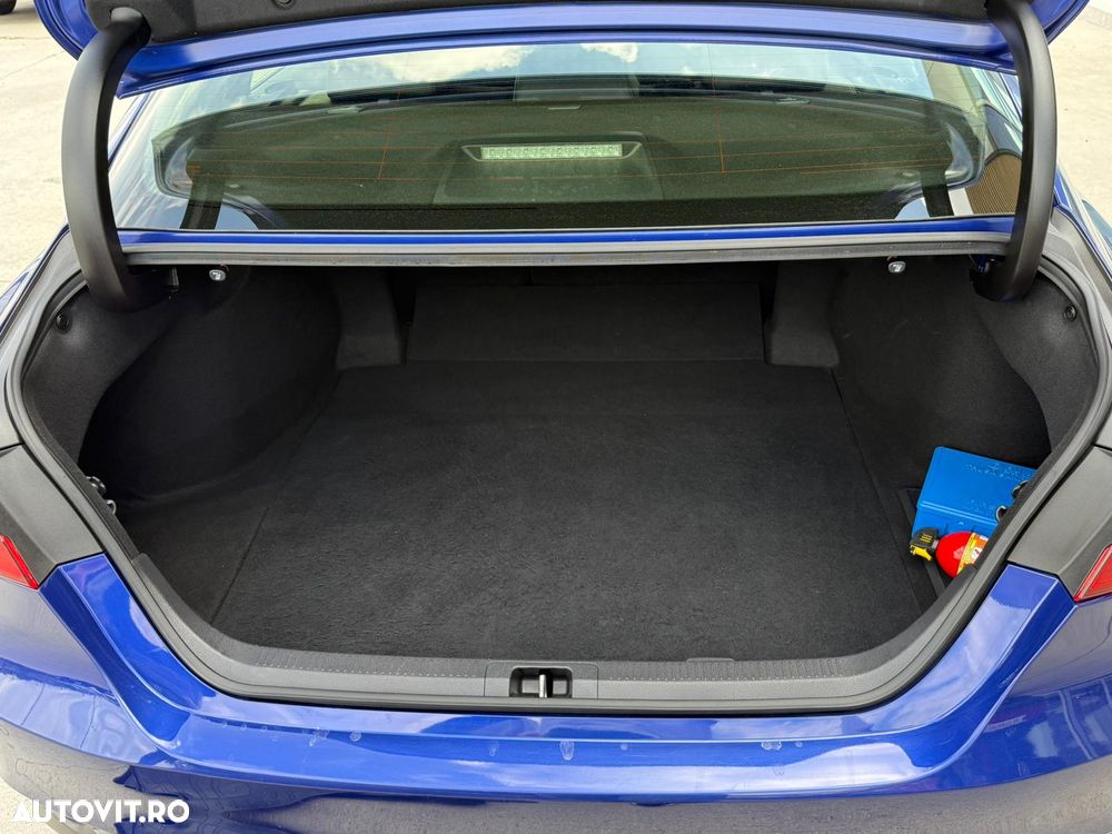 Toyota Camry 2.5 Business - 12