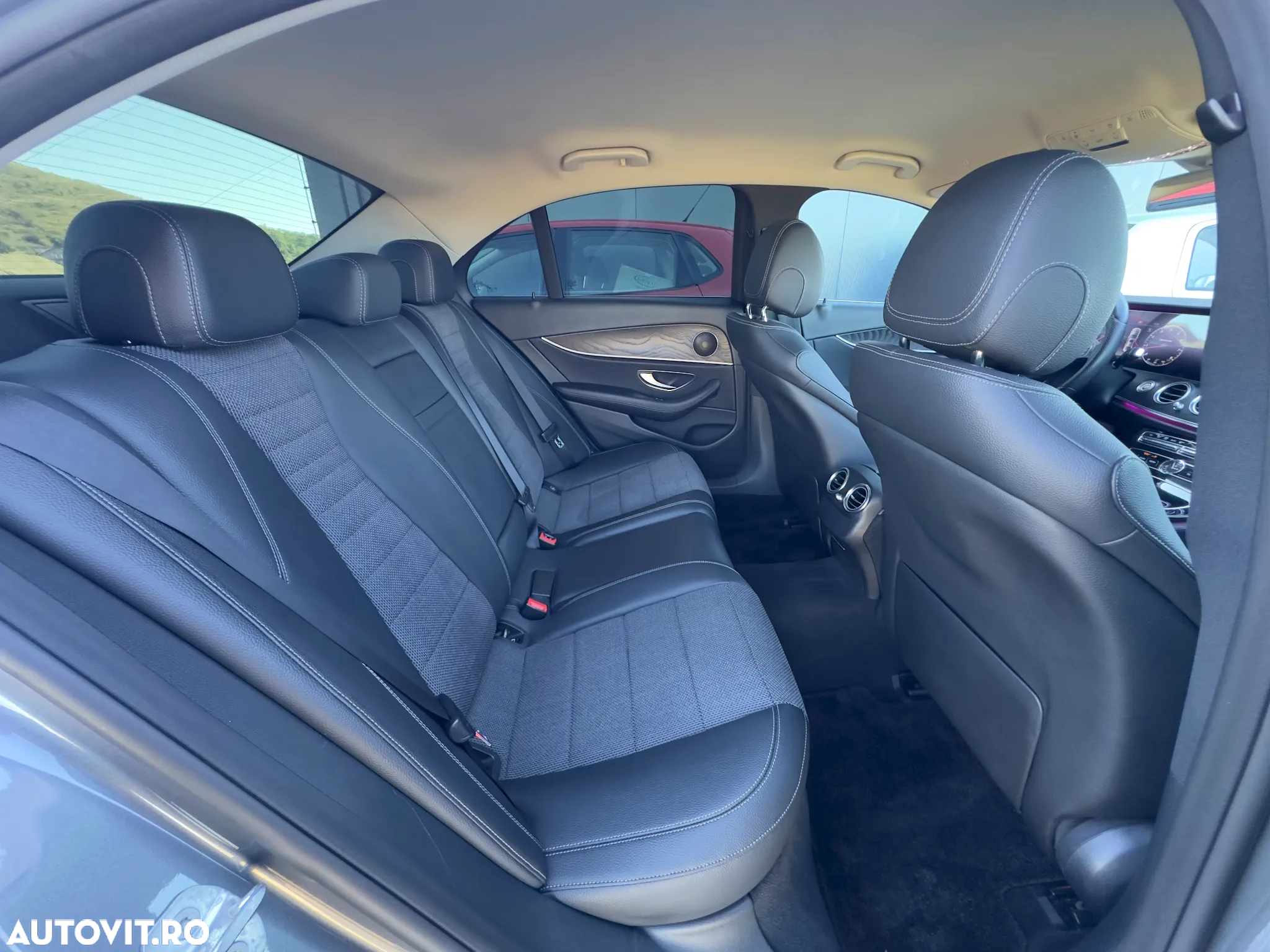 Mercedes-Benz E - 22