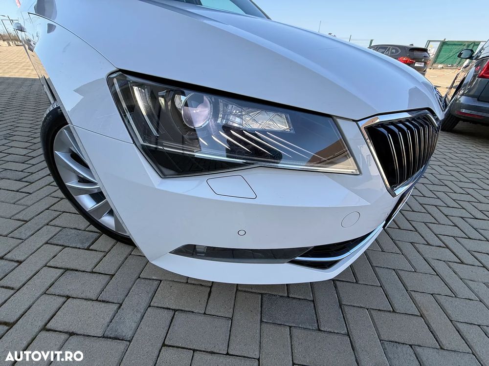Skoda Superb 2.0 TDI DSG Sportline - 18