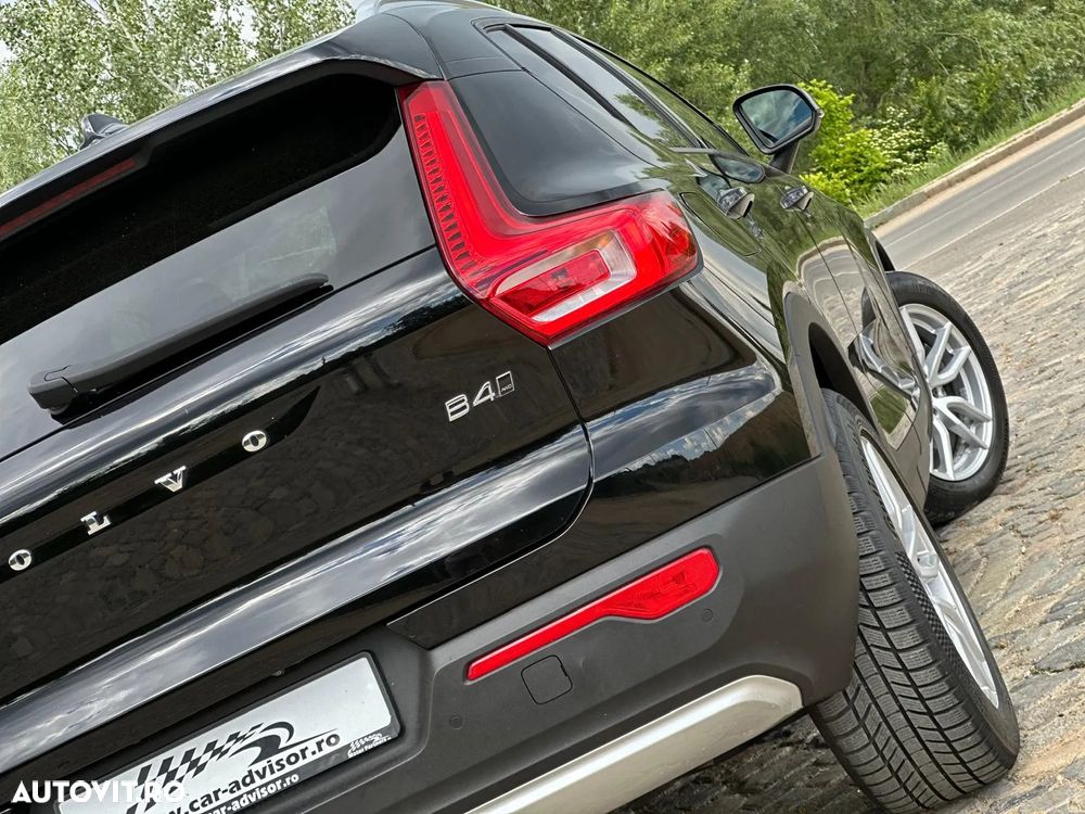 Volvo XC 40 B4 B AWD Geartronic Momentum Pro - 9