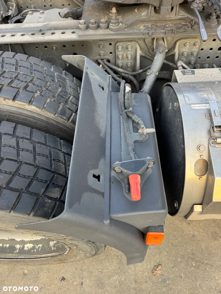 Błotnik Kompletny Tylny Prawy Mocowanie Iveco S-WAY HI-WAY - 2