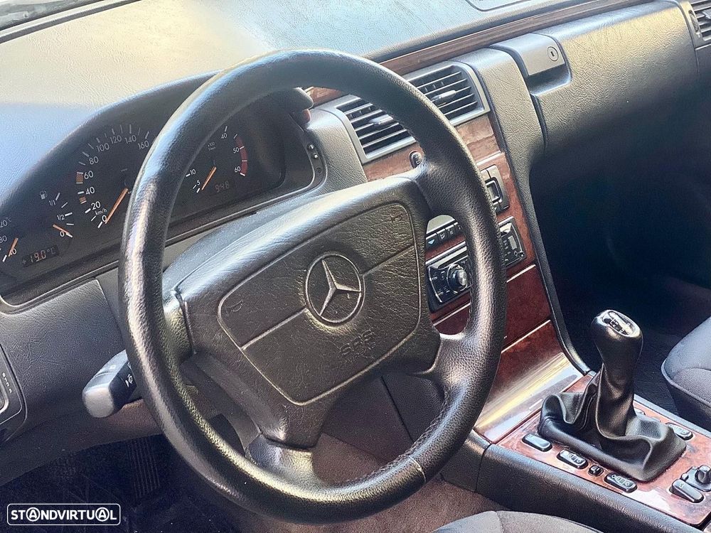 Mercedes-Benz E 220 CDI Elegance - 19