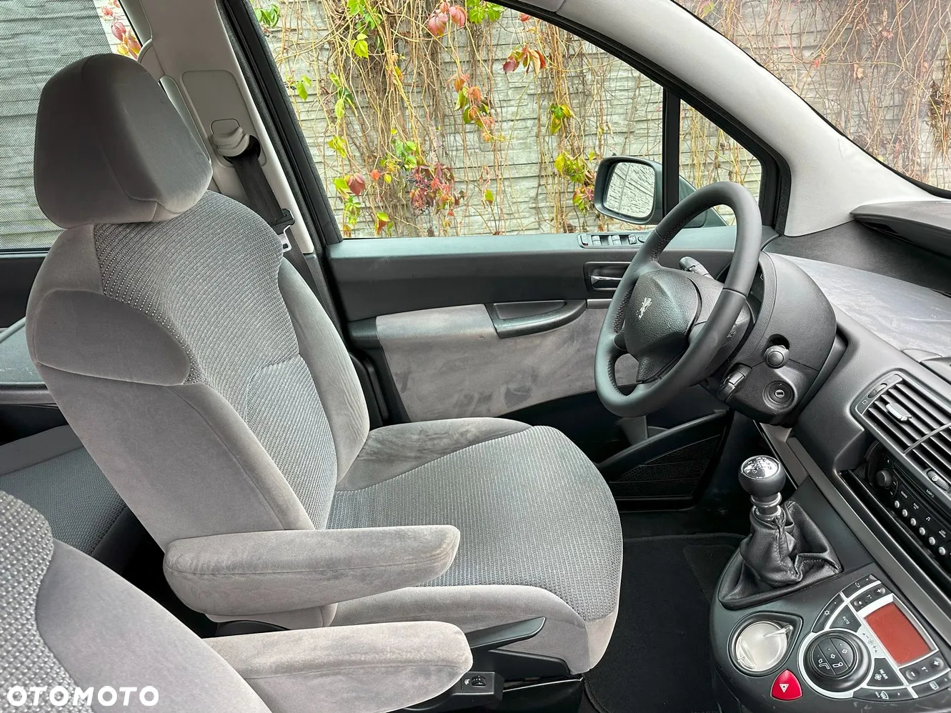 Peugeot 807 HDi 135 Tendance - 10