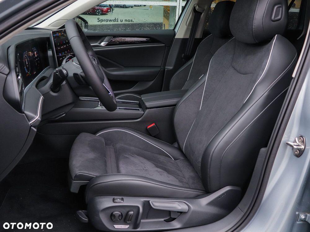 Volkswagen Passat - 12