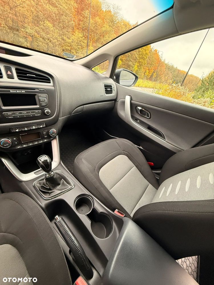 Kia Ceed - 12