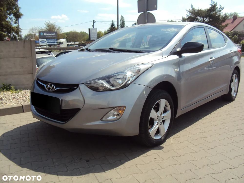 Hyundai Elantra 1.6 Comfort - 9