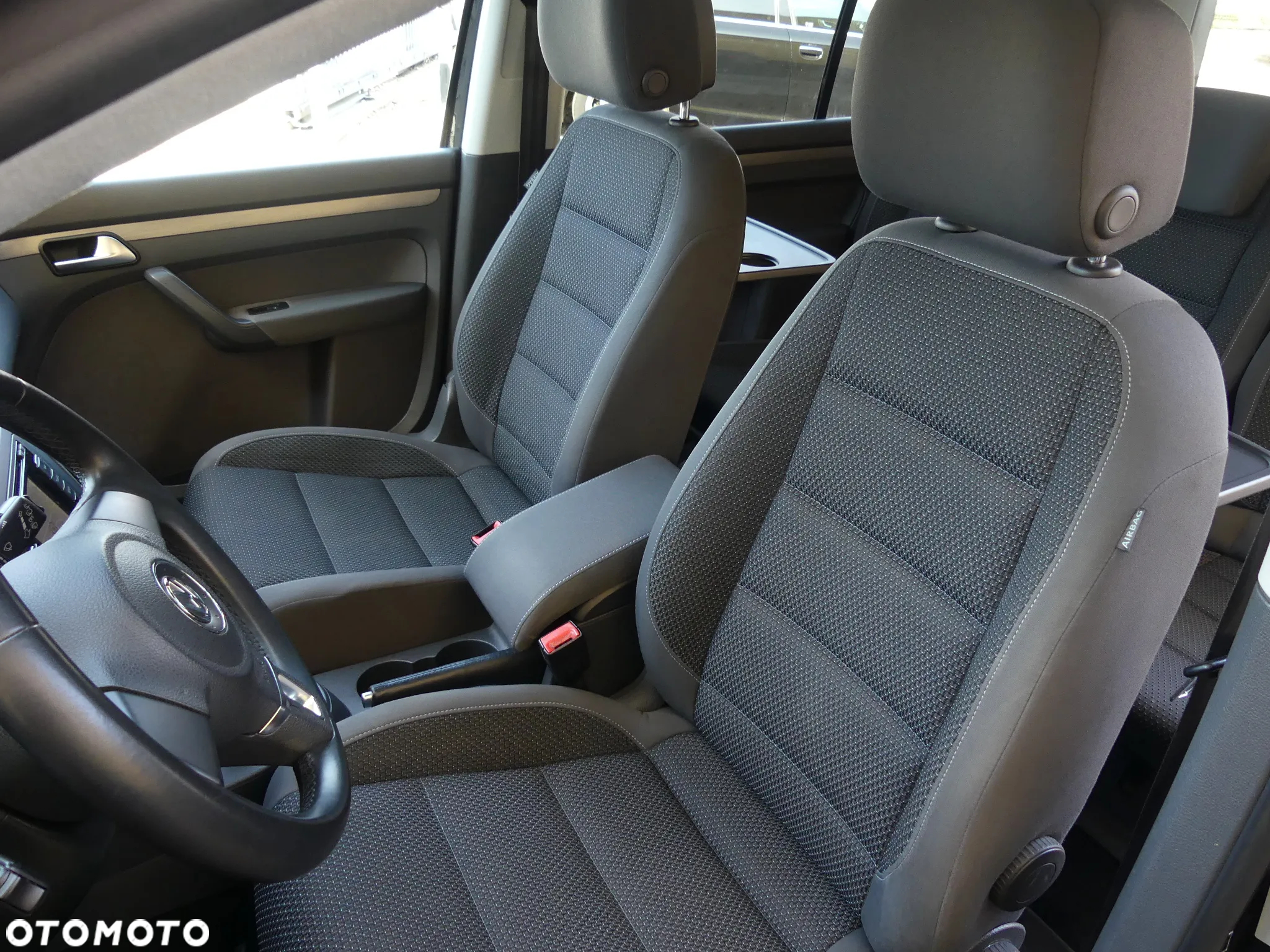 Volkswagen Touran 1.6 TDI DPF BlueMot Comfortline - 3